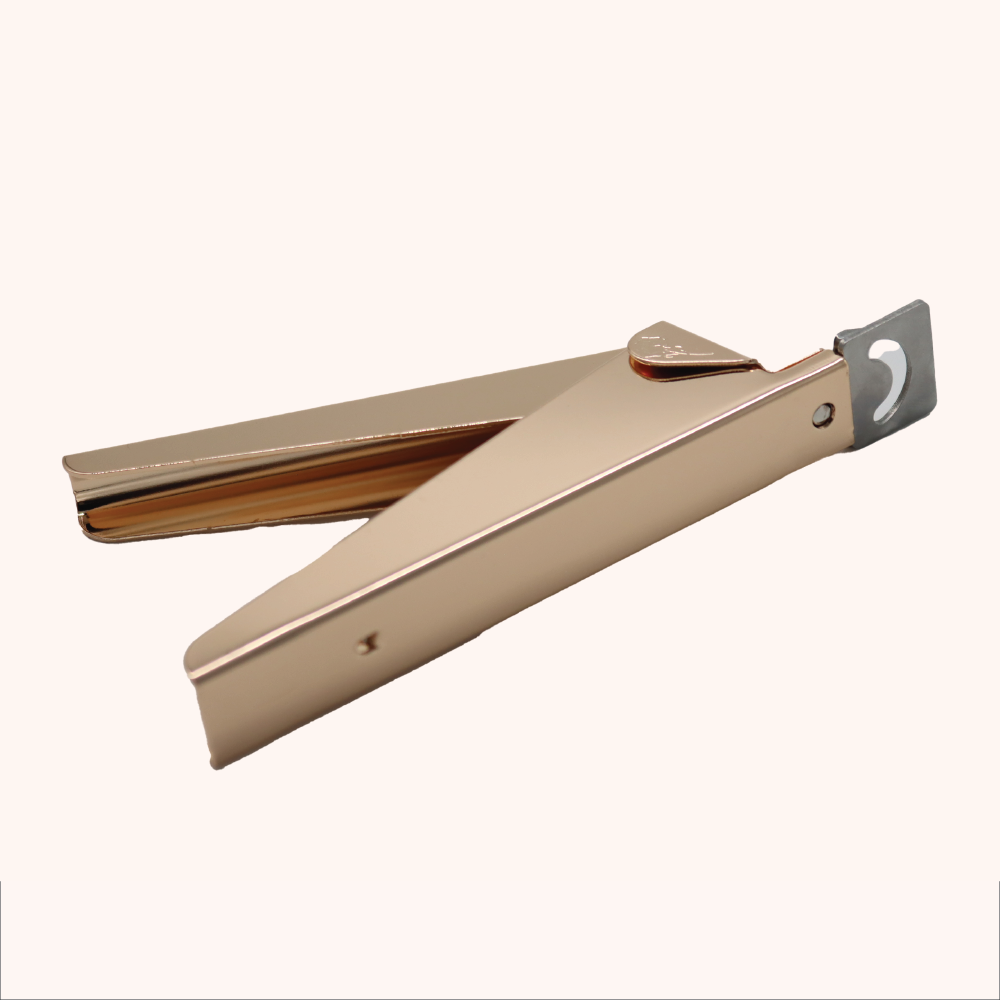 Coupe ongle pour capsules rosé