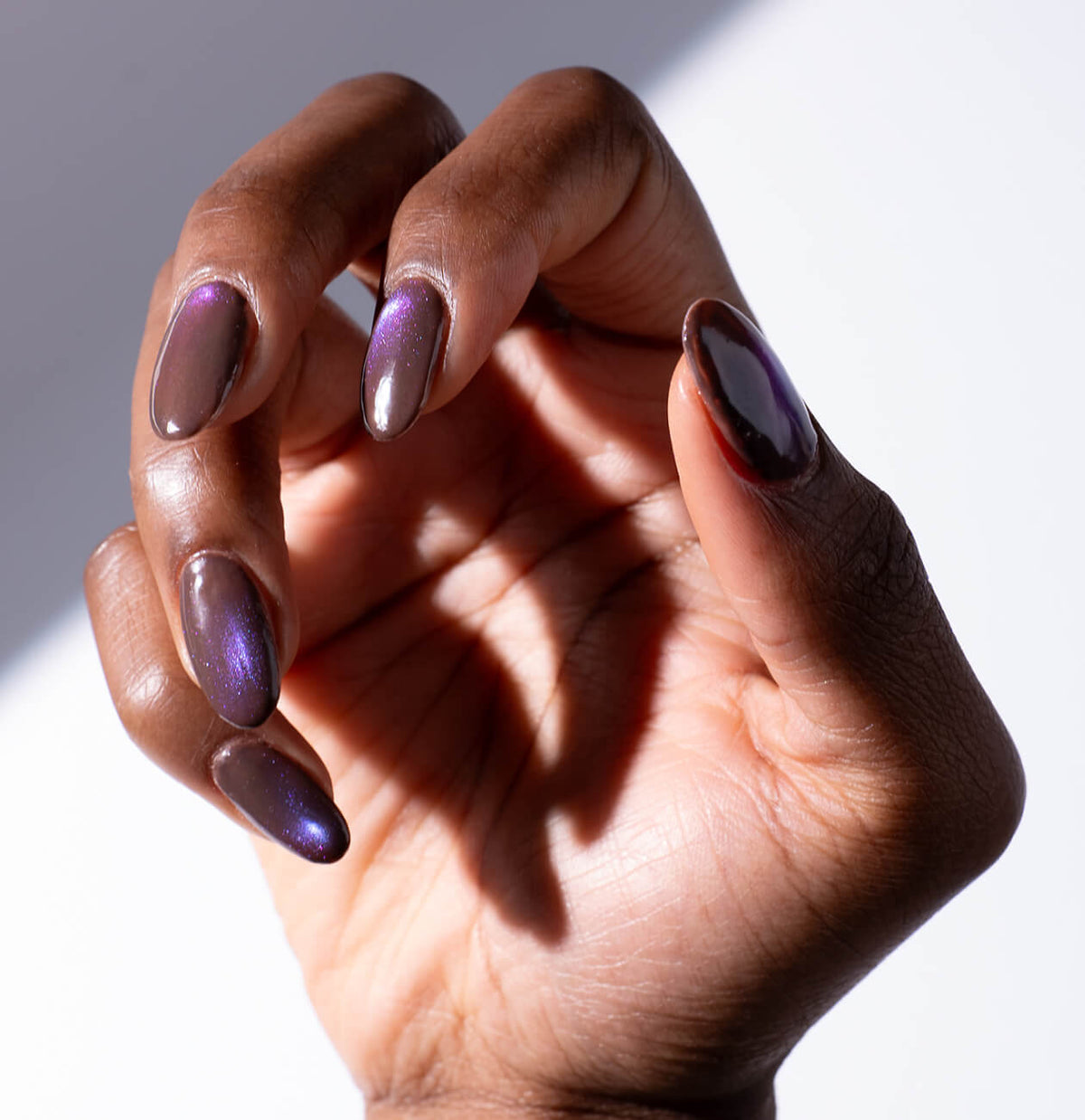 Ongles Cat Eye Automne : Les Manucures Tendances 2026