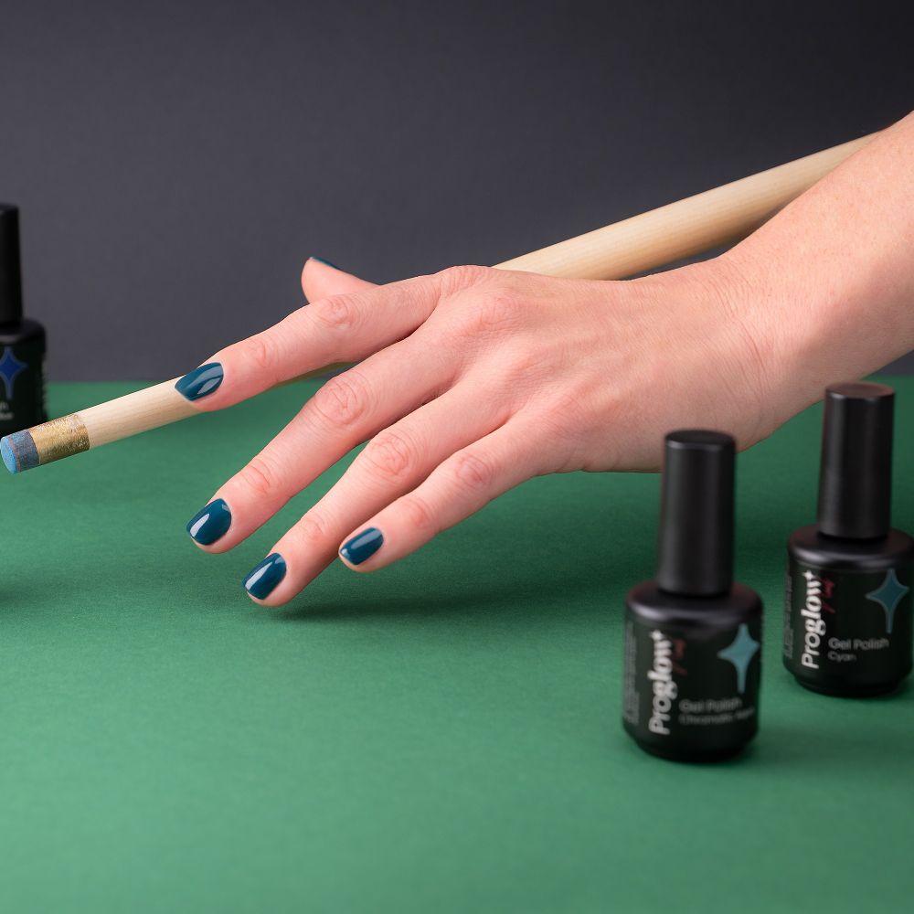 Les meilleurs vernis bleus pour ongles hiver 2026