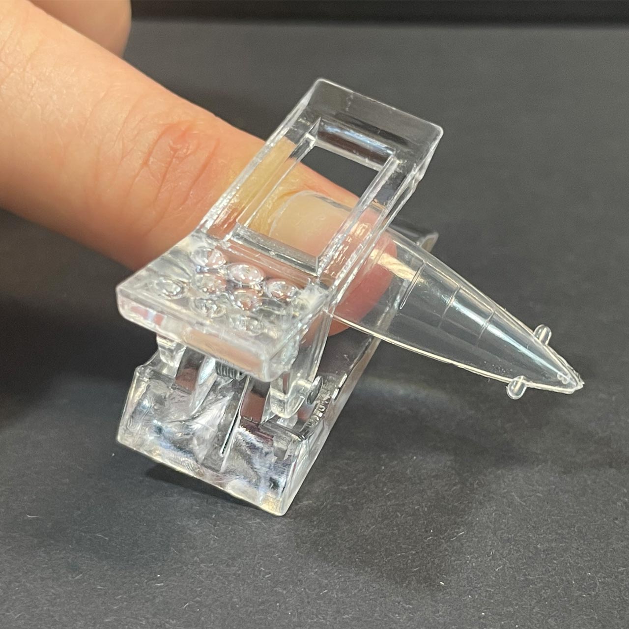 Pince transparente