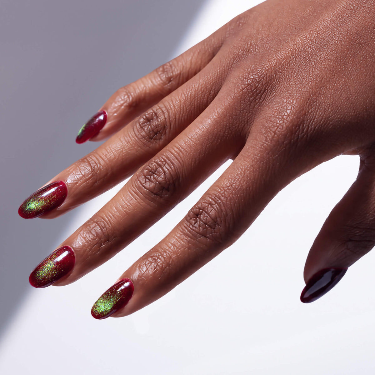 Ongles Cat Eye Automne : Les Manucures Tendances 2026