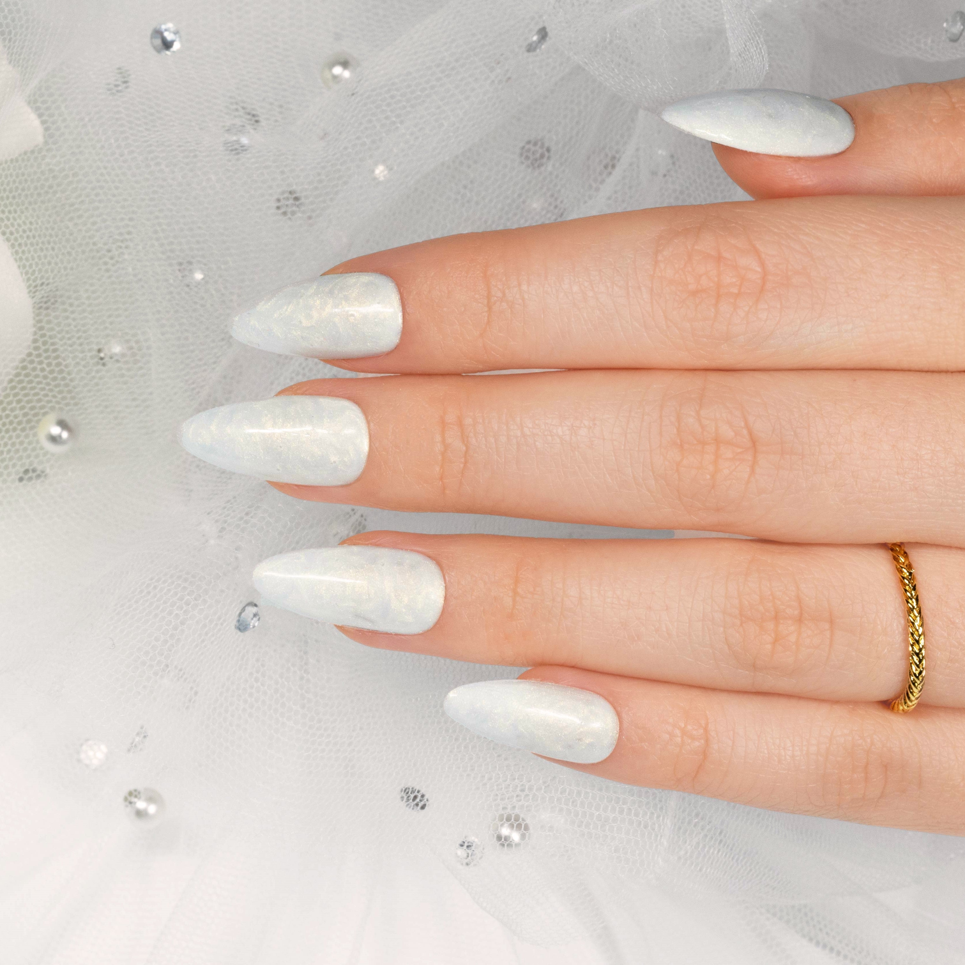 Manucures de mariage tendances 2025