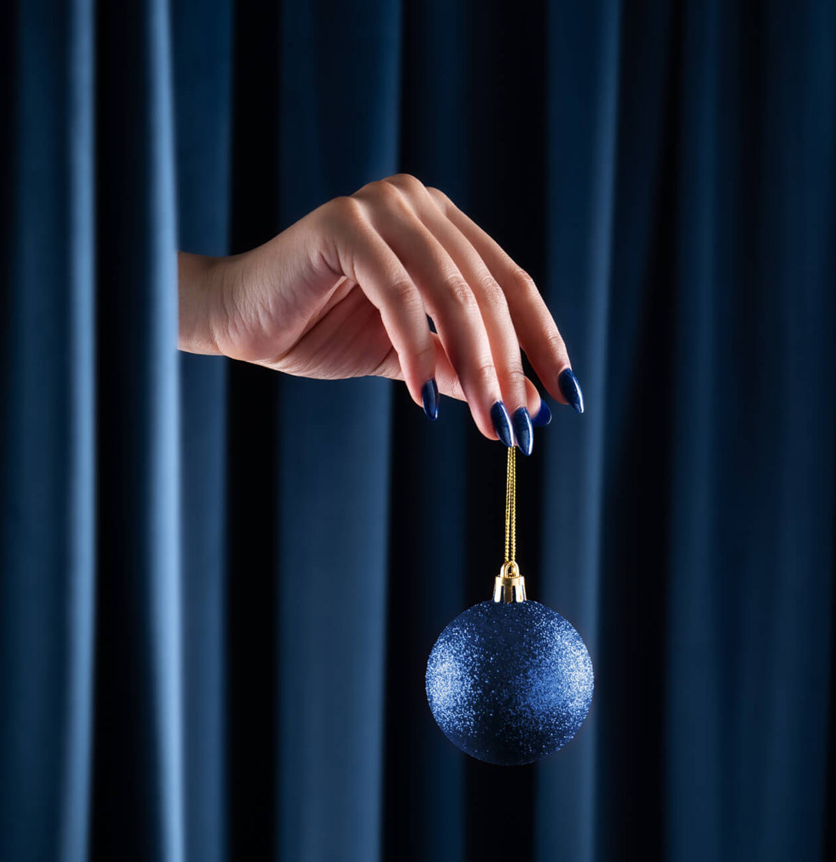 ongles bleu manucure bleu noel